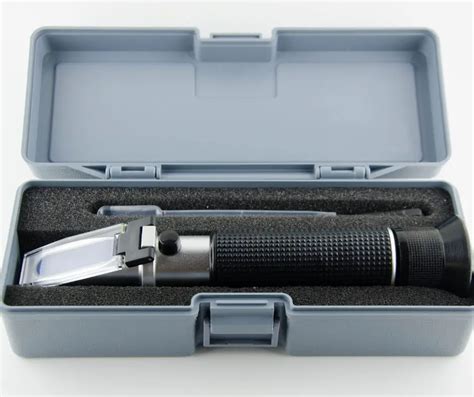 how to calibrate a saltwater refractometer|measuring salinity with a refractometer.